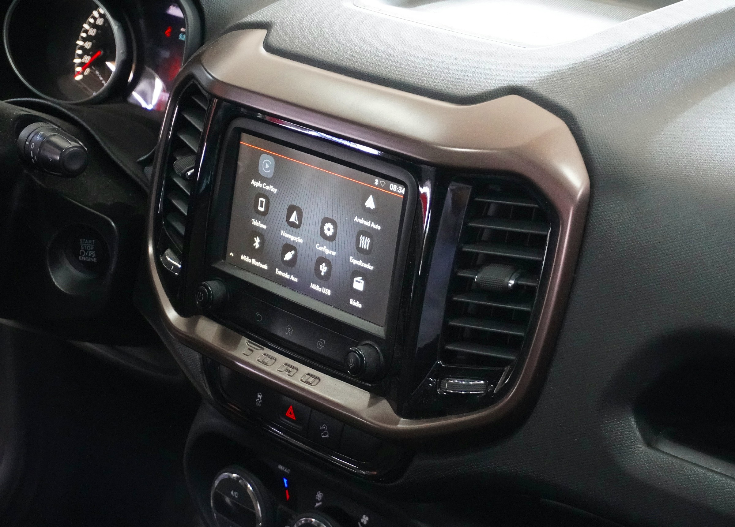 FIAT         TORO