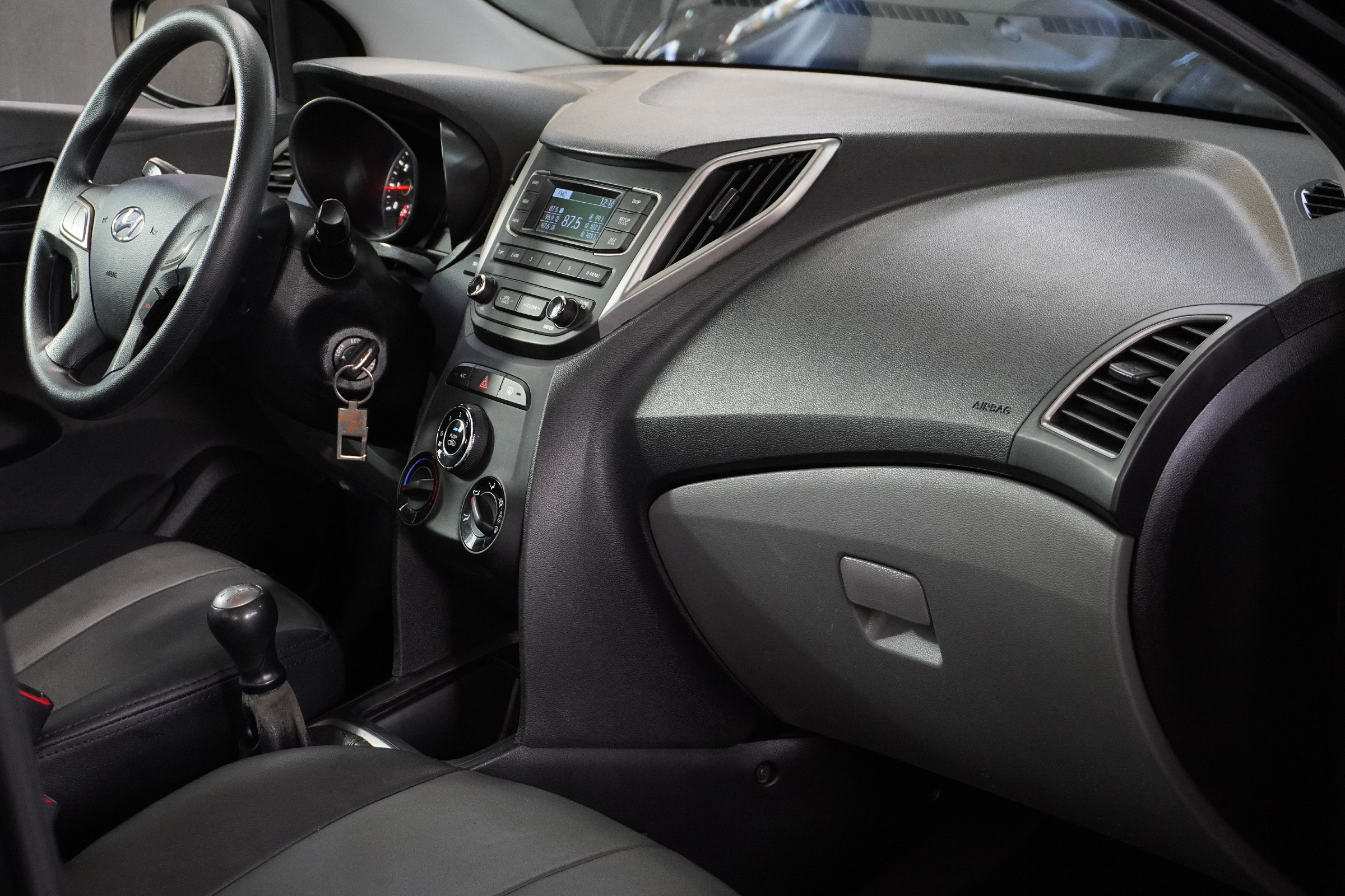HYUNDAI         HB20S