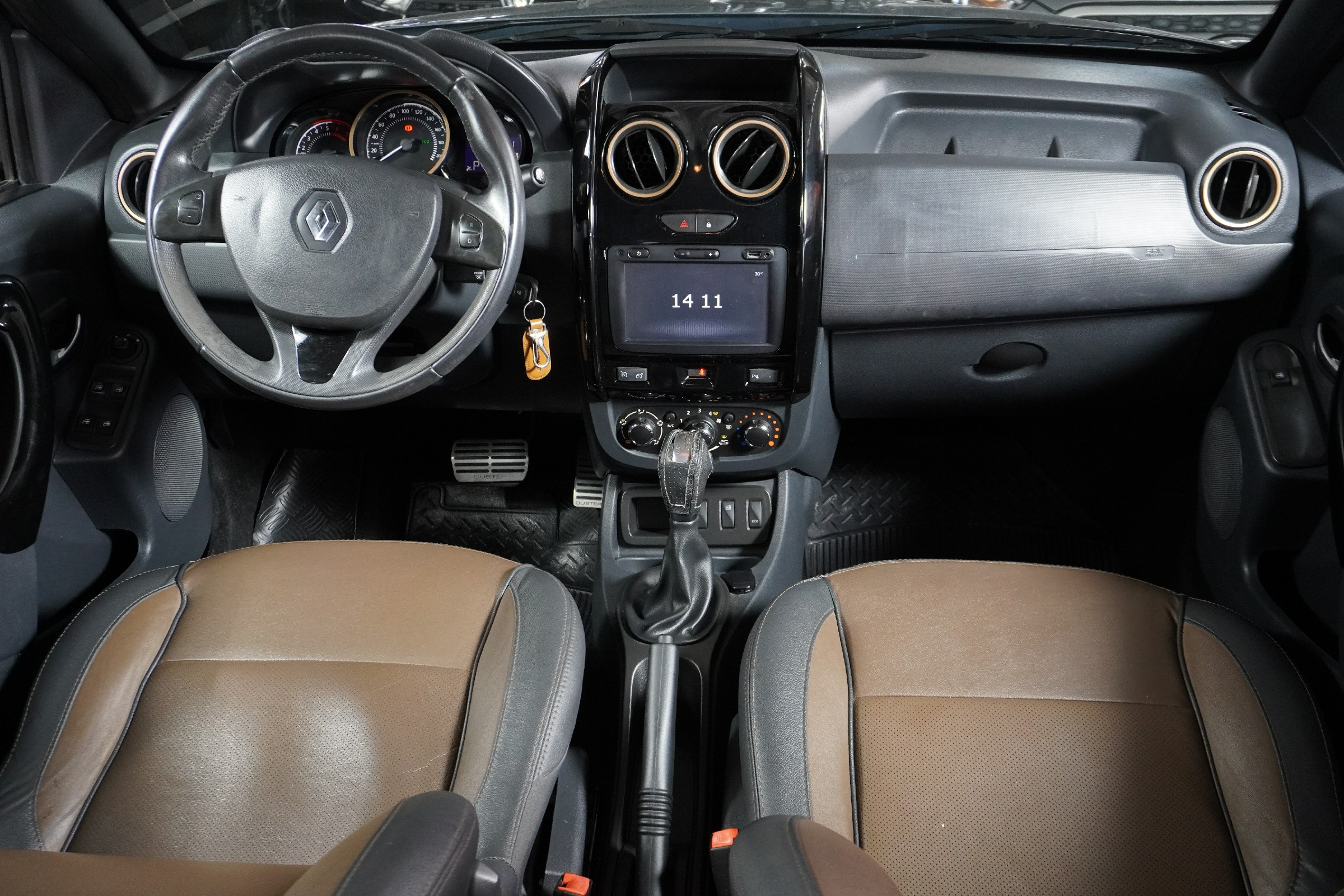 RENAULT         DUSTER