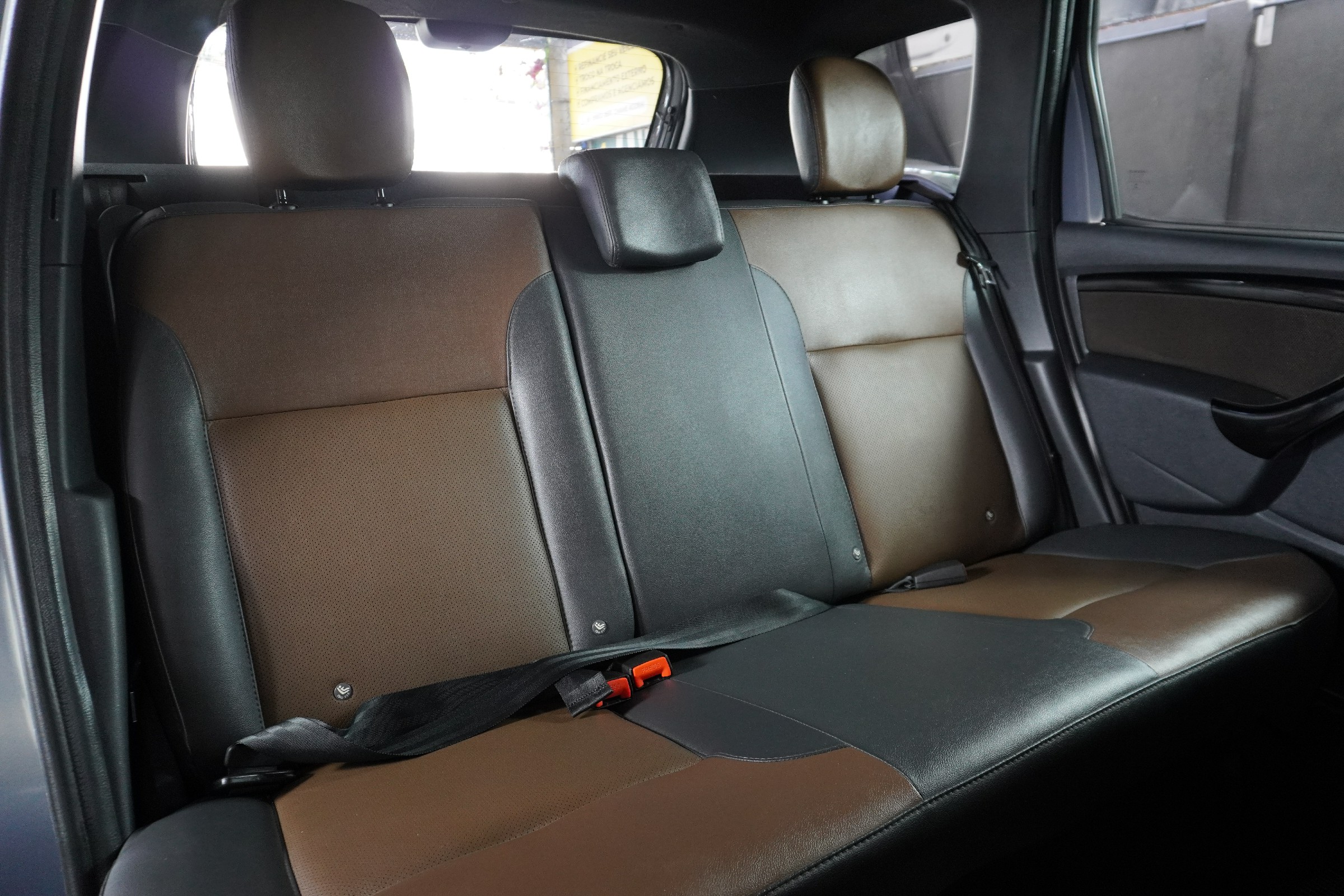 RENAULT         DUSTER