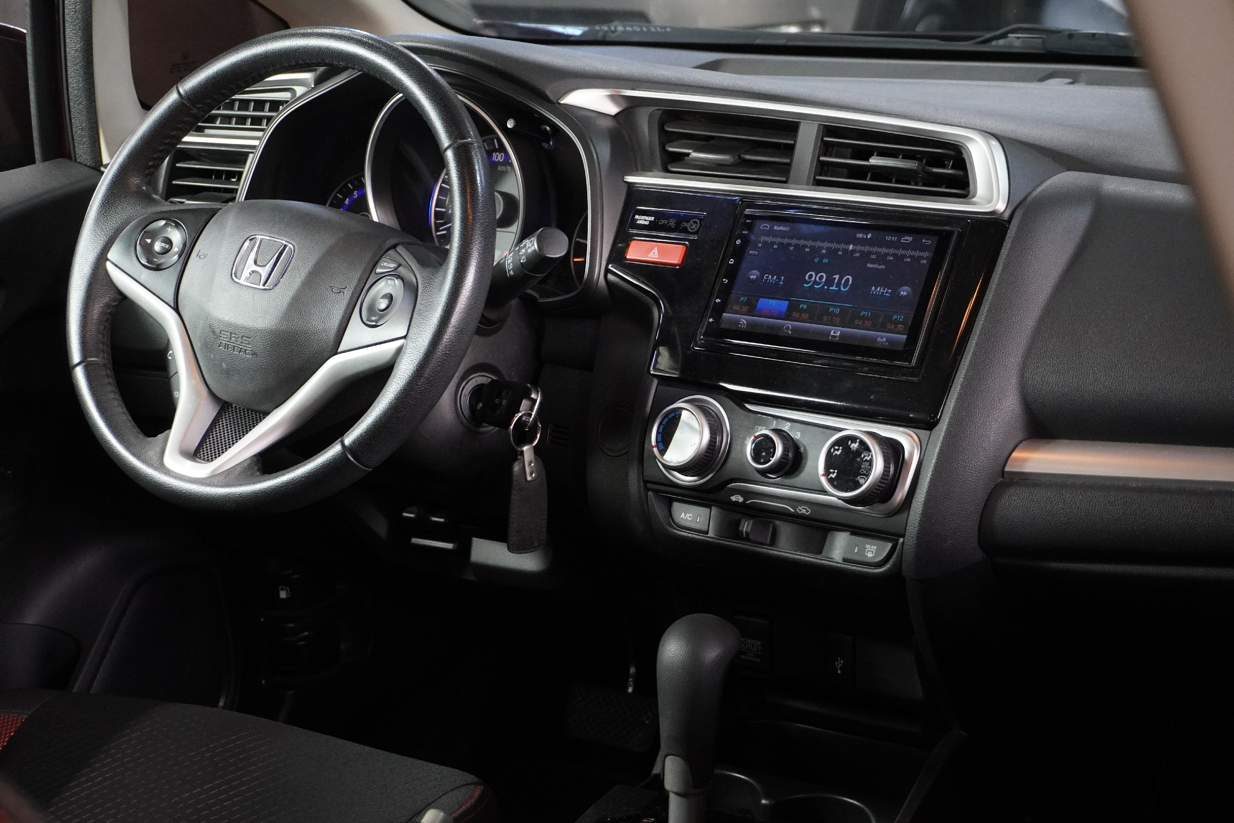 HONDA         WR-V