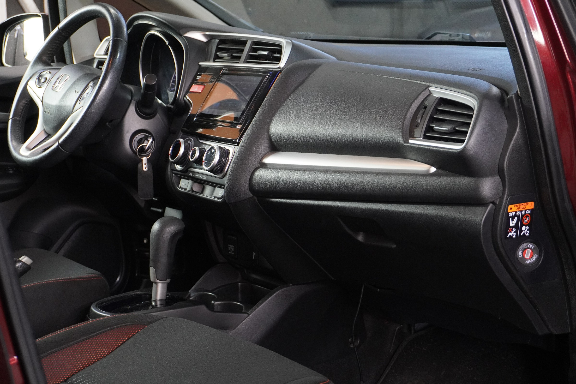 HONDA         WR-V