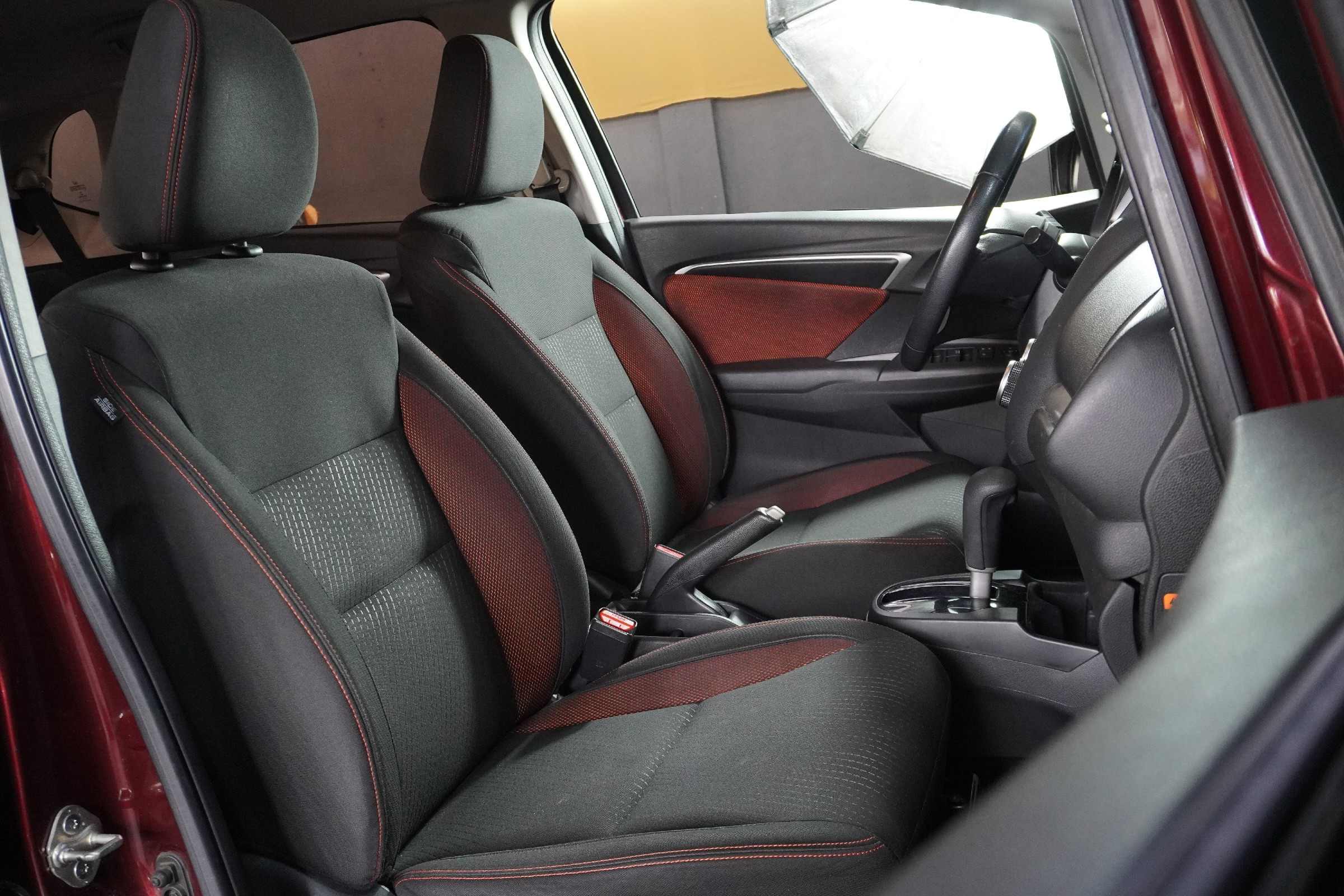 HONDA         WR-V